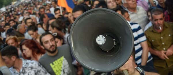 Акция протеста против подорожания электроэнергии в Ереване - Sputnik Армения