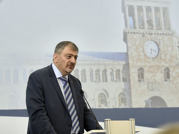 Вице-премьер Ваче Габриелян Вице-премьер Ваче Габриелян - Sputnik Արմենիա