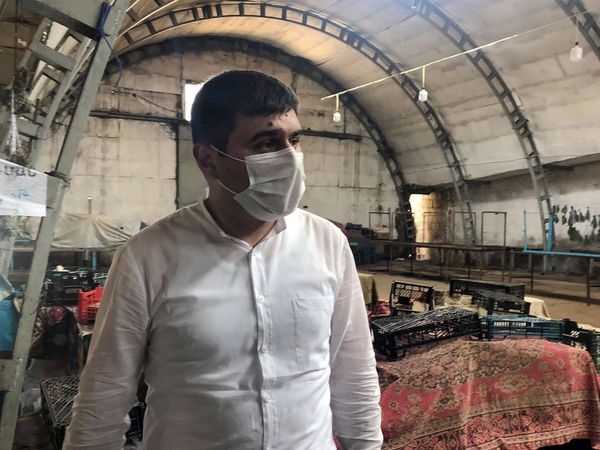 Գյումրու մեծածախ փակ շուկայի աշխատանքը կասեցվեց, իսկ «Լաչինը» գործում է կանոնների խախտմամբ - Sputnik Արմենիա