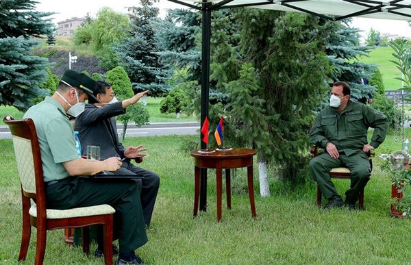 Тоноян поблагодарил посла Китая за помощь Армении в борьбе с COVID-19 - Sputnik Армения