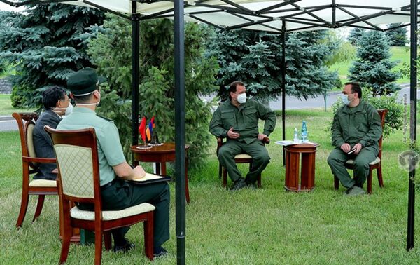 Тоноян поблагодарил посла Китая за помощь Армении в борьбе с COVID-19 - Sputnik Армения