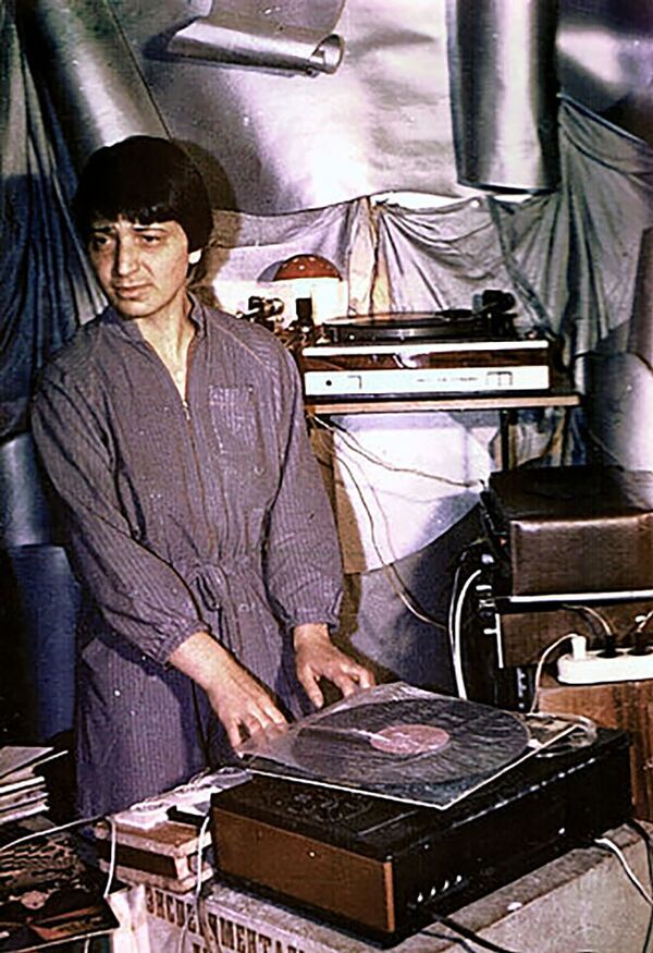 Нас не сломили: непростая история первой женщины-диджея в Армении - Sputnik Армения