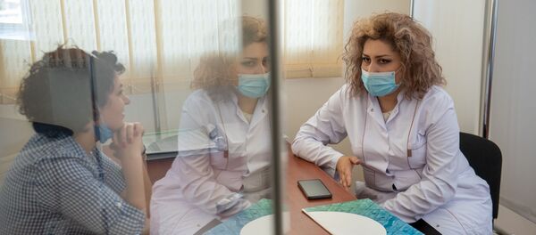 Гинеколог Ануш Алавердян в учебном центре ЦГРЭ (9 июля 2020). Эчмиадзин - Sputnik Արմենիա