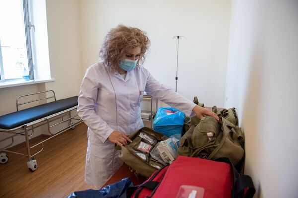 В Сирии врач приравнен к мулле: как армянский медик помогал сирийским женщинам - Sputnik Армения