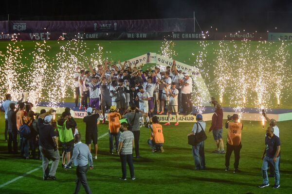 Ֆուտբոլային թրիլլեր գավաթի եզրափակիչում. Հայաստանի գավաթակրի անունը հայտնի է - Sputnik Արմենիա