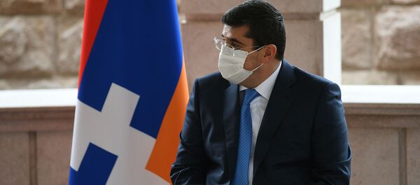 Президент Карабаха Араик Арутюнян на встрече с президентом Армении (10 июля 2020). Степанакерт - Sputnik Արմենիա