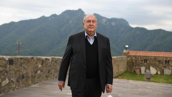 Президент Армен Саркисян посетил монастырский комплекс Гандзасар (10 июля 2020). Карабах - Sputnik Армения