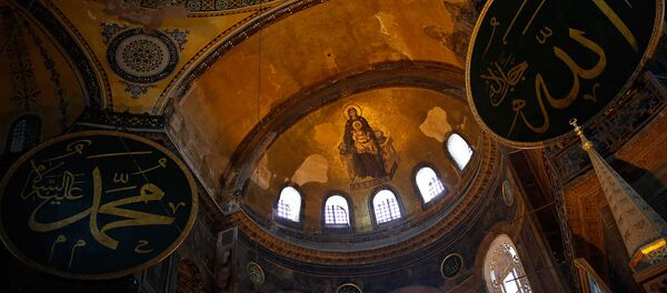 Внутреннее убранство Собора Святой Софии Византийской эпохи, объект Всемирного наследия ЮНЕСКО Внутреннее убранство Собора Святой Софии Византийской эпохи, объект Всемирного наследия ЮНЕСКО - Sputnik Армения