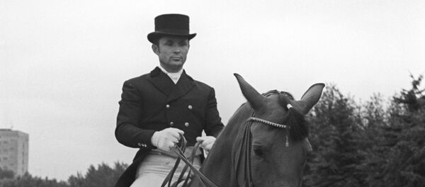 Член олимпийской сборной СССР по конному спорту, двукратный чемпион VII Спартакиады народов СССР, тренер Виктор Петрович Угрюмов. - Sputnik Армения