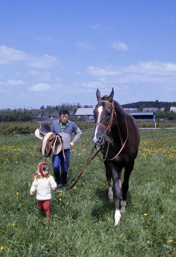 Зачем призер Олимпиады-80 Виктор Угрюмов отдал олимпийскую Волгу армянину из Ташкента - Sputnik Армения