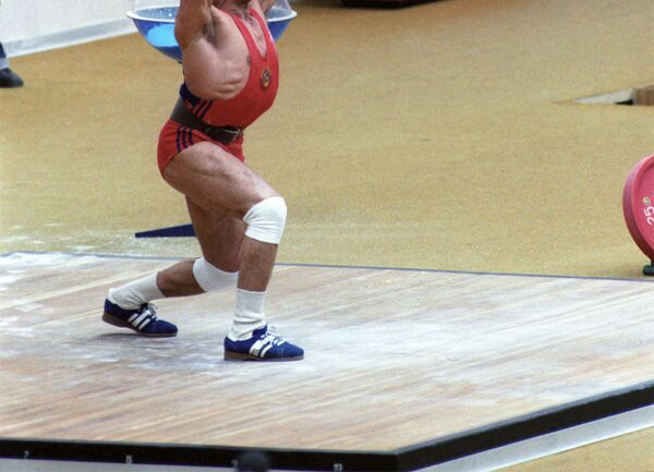 Чемпион Игр XXII Олимпиады среди штангистов в весе до 82,5 кг - Юрик Варданян на XXII летних Олимпийских играх (25 июля 1980). Москвa - Sputnik Армения