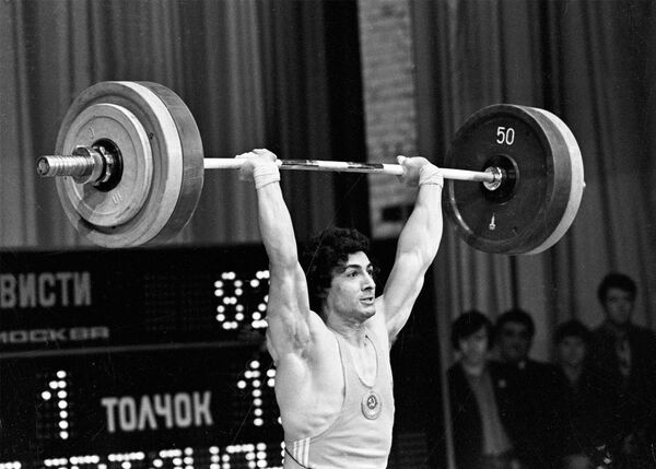 Держал штангу, как тростинку: как большая политика изменила судьбу Юрия Варданяна - Sputnik Армения