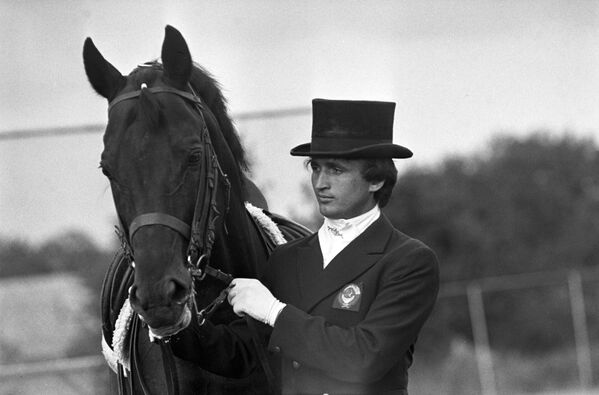 Юрий Ковшов, олимпийский чемпион (конный спорт), победитель Кубка СССР 1983 по выездке - Sputnik Армения