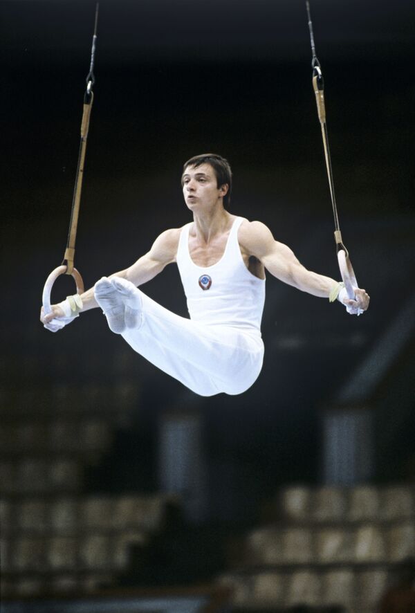 Абсолютный чемпион СССР 1979 года по спортивной гимнастике, олимпийский чемпион 1980 года в командном первенстве Эдуард Азарян - Sputnik Армения