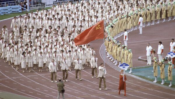 Национальная олимпийская команда СССР на церемонии открытия Олимпиады-80. - Sputnik Армения