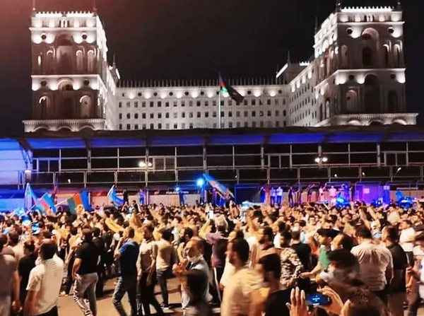 Митинг в поддержку армии в Баку завершился беспорядками, есть задержанные Митинг в поддержку армии в Баку завершился беспорядками, есть задержанные - Sputnik Армения