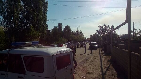 Գյուղացիները հողը, գործը թողած` բողոքի ակցիա են անում. ինչ լուծում է սպասվում Եղեգնուտում Գյուղացիները հողը, գործը թողած` բողոքի ակցիա են անում. ինչ լուծում է սպասվում Եղեգնուտում - Sputnik Արմենիա