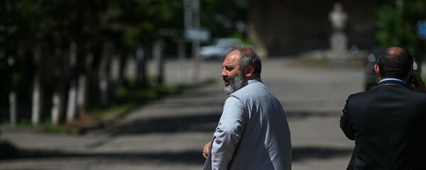 Глава Епархии Тавуша Армянской Апостольской Церкви Баграт епископ Галстанян в городе Берд, Тавуш Глава Епархии Тавуша Армянской Апостольской Церкви Баграт епископ Галстанян в городе Берд, Тавуш - Sputnik Արմենիա