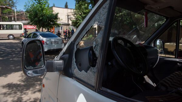 Обстрелянный гражданский автомобиль в селе Айгепар, Тавуш - Sputnik Արմենիա