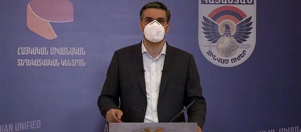 Обудсмен Арман Татоян во время брифинга по теме ситуации на армяно-азербайджанской границе (15 июля 2020). Иджеван Обудсмен Арман Татоян во время брифинга по теме ситуации на армяно-азербайджанской границе (15 июля 2020). Иджеван - Sputnik Армения