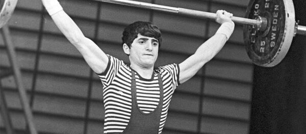 Чемпион мира и Европы 1979 года по тяжелой атлетике среди юниоров до 56 килограммов, чемпион СССР 1979 года, серебряный призер чемпионата Европы 1980 года Юрий Саркисян. Чемпион мира и Европы 1979 года по тяжелой атлетике среди юниоров до 56 килограммов, чемпион СССР 1979 года, серебряный призер чемпионата Европы 1980 года Юрий Саркисян. - Sputnik Արմենիա