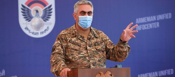 Арцрун Ованнисян во время брифинга по теме ситуации на армяно-азербайджанской границе (16 июля 2020). Иджеван - Sputnik Արմենիա