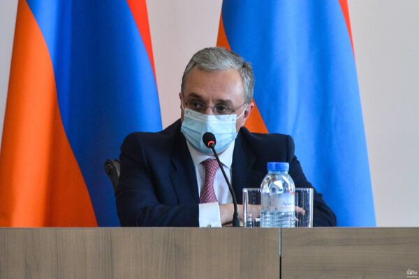 Մնացականյանը հանդիպել է ՀՀ-ում ՌԴ-ի, Ֆրանսիայի և այլ երկրների դեսպանների հետ. տեսանյութ Մնացականյանը հանդիպել է ՀՀ-ում ՌԴ-ի, Ֆրանսիայի և այլ երկրների դեսպանների հետ. տեսանյութ - Sputnik Արմենիա