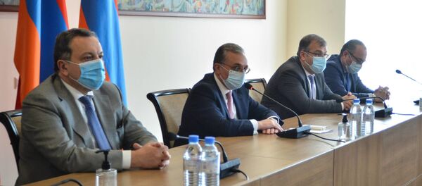 Министр иностранных дел Зограб Мнацаканян принял глав дипломатических представительств, аккредитованных в Армении (16 июля 2020). Еревaн Министр иностранных дел Зограб Мнацаканян принял глав дипломатических представительств, аккредитованных в Армении (16 июля 2020). Еревaн - Sputnik Արմենիա