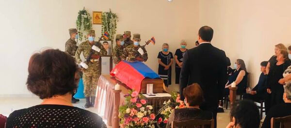 Похороны Смбата Габриеляна в Чамбараке (16 июля 2020). - Sputnik Армения