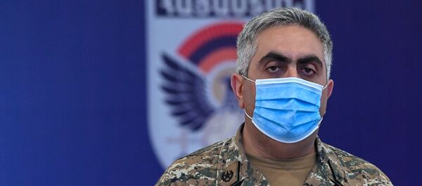 Арцрун Ованнисян во время брифинга по теме ситуации на армяно-азербайджанской границе (16 июля 2020). Иджеван Арцрун Ованнисян во время брифинга по теме ситуации на армяно-азербайджанской границе (16 июля 2020). Иджеван - Sputnik Արմենիա