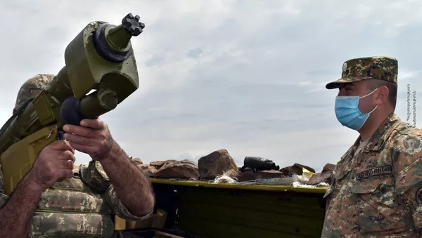 Армянские военнослужащие на учебных тренировках