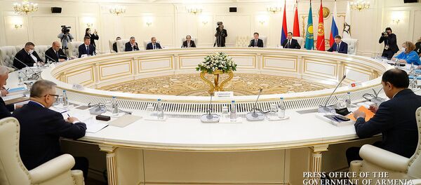 Армянская делегация во главе с премьер-министром Николом Пашиняном на заседании Евразийского межправительственного совета (17 июля 2020). Минск Армянская делегация во главе с премьер-министром Николом Пашиняном на заседании Евразийского межправительственного совета (17 июля 2020). Минск - Sputnik Армения