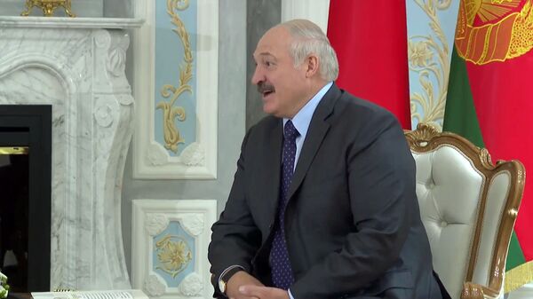 Президент Беларуси Александр Лукашенко во время встречи с премьер-министром Армении (17 июля 2020). Минск - Sputnik Արմենիա