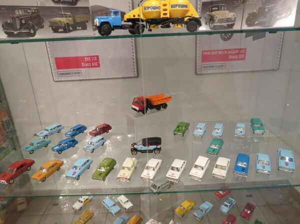 От штор до стопок: сколько сейчас стоят сувениры Олимпиады-80 - Sputnik Армения