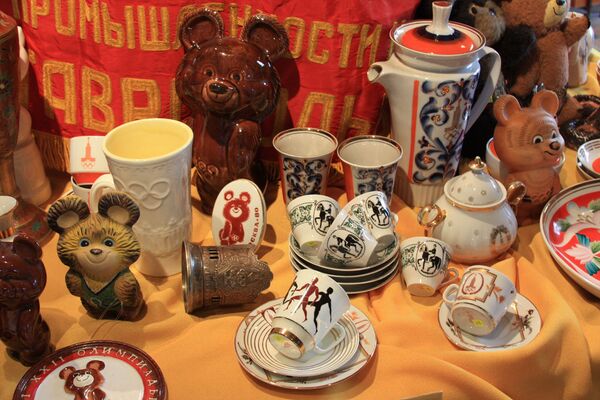 От штор до стопок: сколько сейчас стоят сувениры Олимпиады-80 - Sputnik Армения