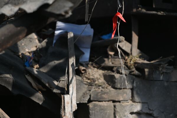 Վժժժ... տեսնես այս անգա՞մ ում տունը քանդվեց. կյանքը կրակոցների տակ ապրող Չինարիում Վժժժ... տեսնես այս անգա՞մ ում տունը քանդվեց. կյանքը կրակոցների տակ ապրող Չինարիում - Sputnik Արմենիա