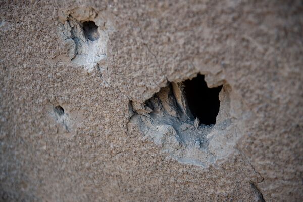 Վժժժ... տեսնես այս անգա՞մ ում տունը քանդվեց. կյանքը կրակոցների տակ ապրող Չինարիում Վժժժ... տեսնես այս անգա՞մ ում տունը քանդվեց. կյանքը կրակոցների տակ ապրող Չինարիում - Sputnik Արմենիա