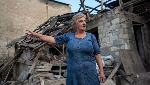 Хозяйка попавшего под обстрел дома в селе Чинари, Лида Чобанян (17 июля 2020). Тавуш - Sputnik Армения