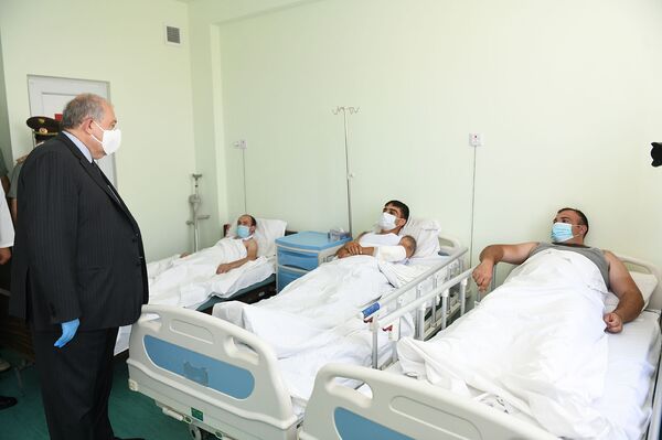 Այն, ինչ արել է թշնամին, գրված և չգրված կանոնների խախտում է. նախագահն այցելել է հոսպիտալ - Sputnik Արմենիա