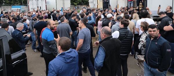 Очередь за абрикосами (18 июля 2020). Москва Очередь за абрикосами (18 июля 2020). Москва - Sputnik Армения