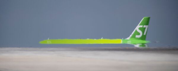 Пассажирский авиалайнер Boeing 737-53C авиакомпании S7 Airlines в аэропорту Симферополя - Sputnik Արմենիա