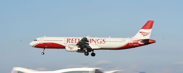 Пассажирский авиалайнер Airbus A321-231 авиакомпании Red Wings в аэропорту Симферополя Пассажирский авиалайнер Airbus A321-231 авиакомпании Red Wings в аэропорту Симферополя - Sputnik Армения