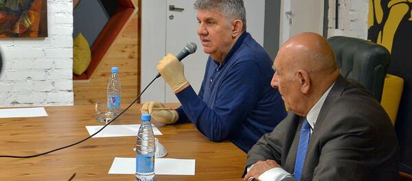 Ара Абрамян и Норат Тер-Григорянц на собрании по армянской общественности России (18 июля 2020). Москвa - Sputnik Արմենիա