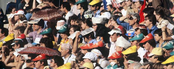 Болельщики спортивного состязания на одном из стадионов. XXII летние Олимпийские игры. - Sputnik Армения