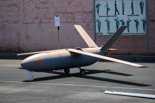 Երևանում ցուցադրում են Ադրբեջանի ԶՈՒ–ի խոցված և առգրավված անօդաչուները. լուսանկարներ - Sputnik Արմենիա