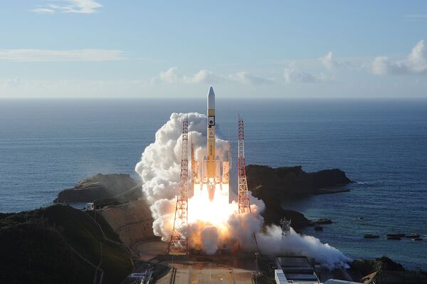 Запуск ракеты-носителя H-IIA с космическим зондом Надежда, созданным инженерами ОАЭ, с японского острова Танэгасима - Sputnik Армения