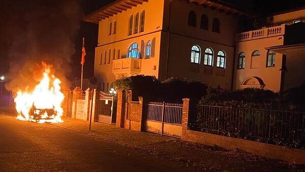 Поджог автомобиля посольства Армении в Германии (23 июля 2020). Берлин - Sputnik Армения