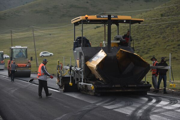 Ремонтные работы автодороги Цовагюх-Шоржа (24 июля 2020). Гегакуник - Sputnik Армения
