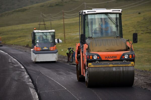 Ремонтные работы автодороги Цовагюх-Шоржа (24 июля 2020). Гегакуник - Sputnik Армения