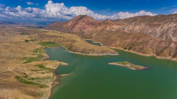 Մաղում ջուր պահելն անհնար է. կբավարարի՞ Ազատի ջրամբարում եղածը ոռոգման ողջ սեզոնի համար - Sputnik Արմենիա
